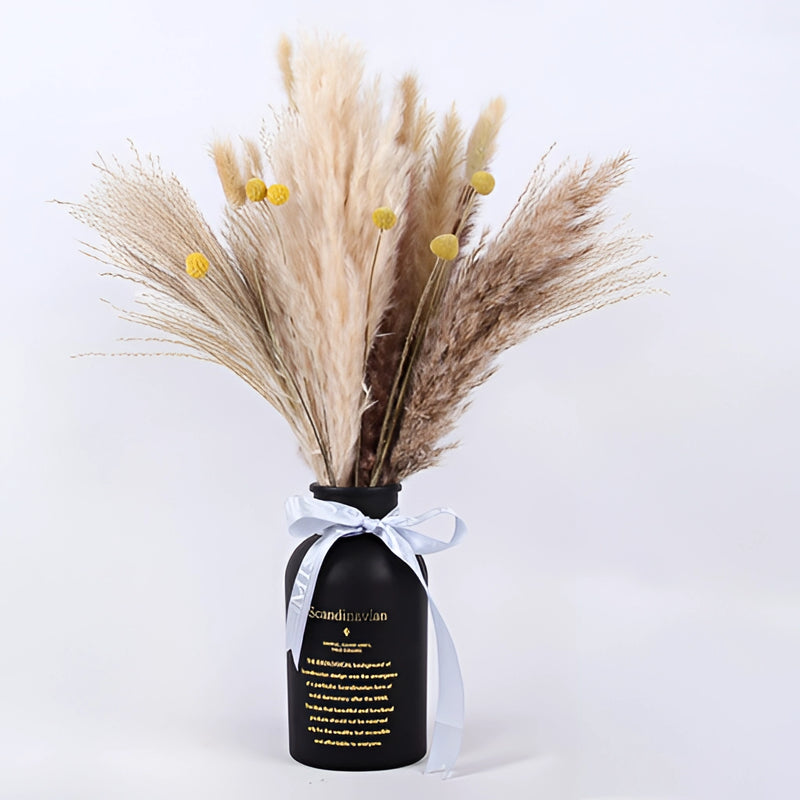 A set of 20 dried pampas grass flowers, featuring natural colors and textures, suitable for interior decoration, displayed in an elegant arrangement.